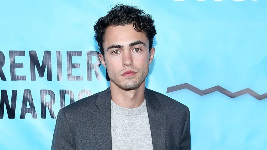 Darren Barnet Age, Height, Weight, Net Worth, Career, And More